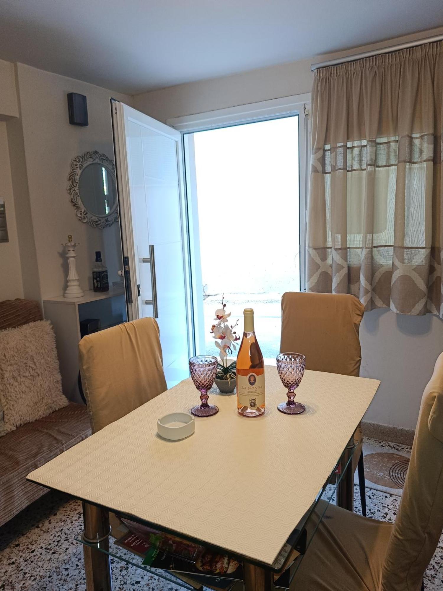 Marina'S Seacret Apartment Corinth Dış mekan fotoğraf